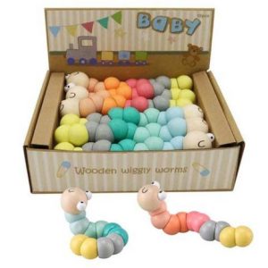 זחל משחק בגווני פסטל