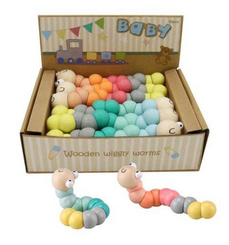 זחל משחק בגווני פסטל